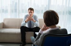 Почему лучше обращаться к частным психологам